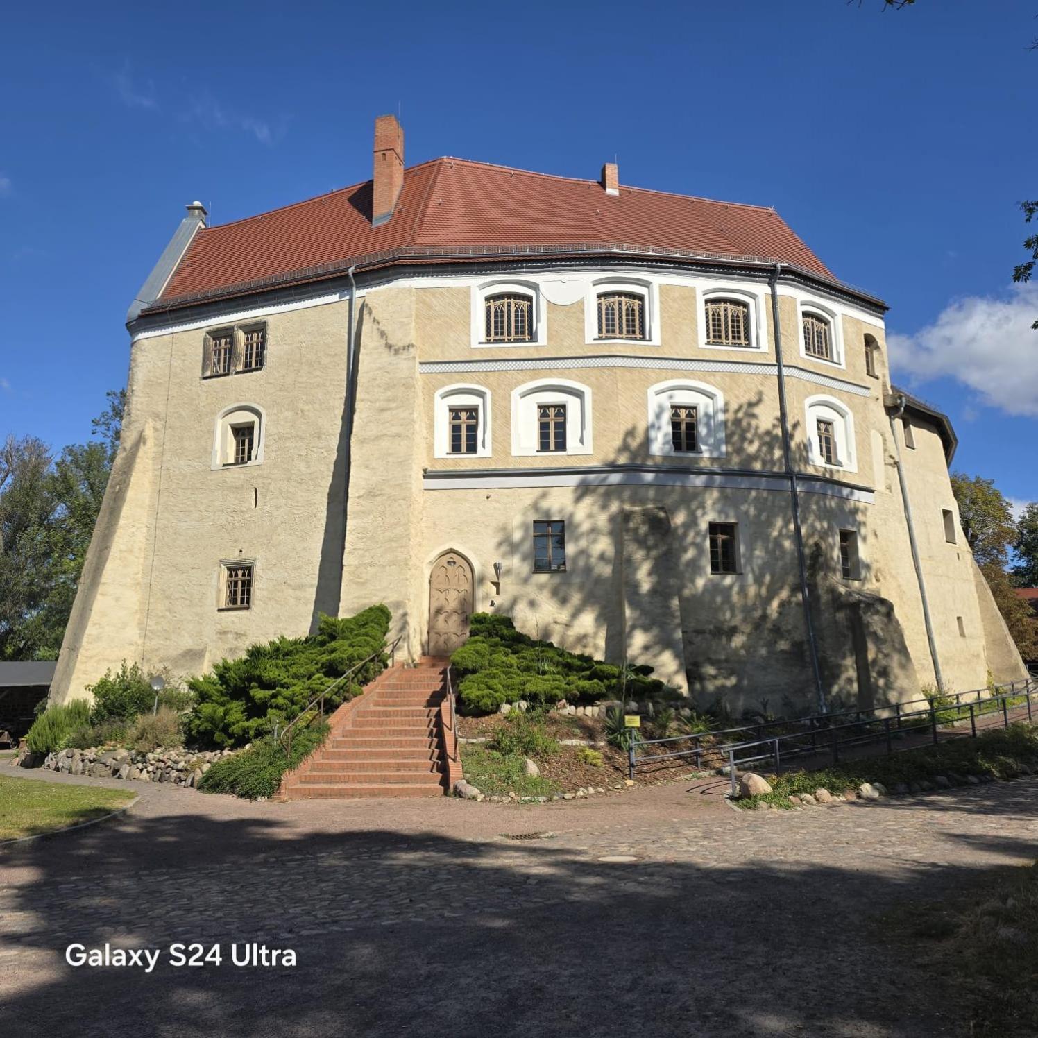 City Apart - Fewo Klimaanlage Whirpool Panoramafenster 5 Personen Kulturdenkmal Dessau-Rosslau Exteriör bild